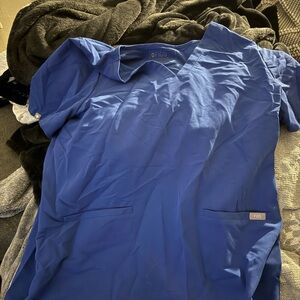 Casma Three-Pocket Scrub Top Figs Royal Blue